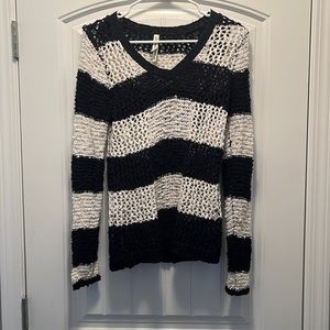 Aeropostale Navy Blue& White striped sweater